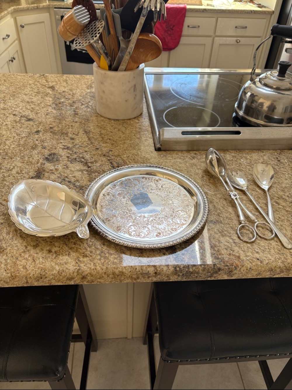 Silver-Plated Decorative Serving Tray and Bowl Set - Silver